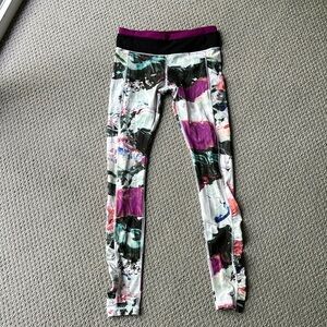 sz 6 lululemon patterned leggings with pockets 28 length